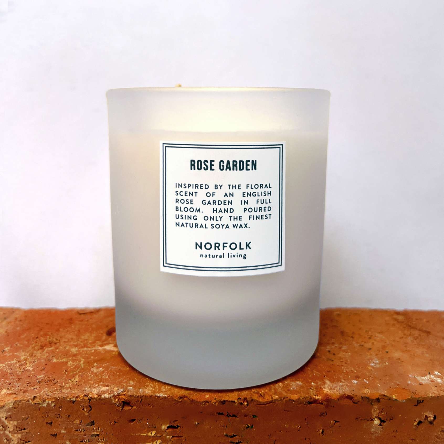 Norfolk natural living rose garden candle