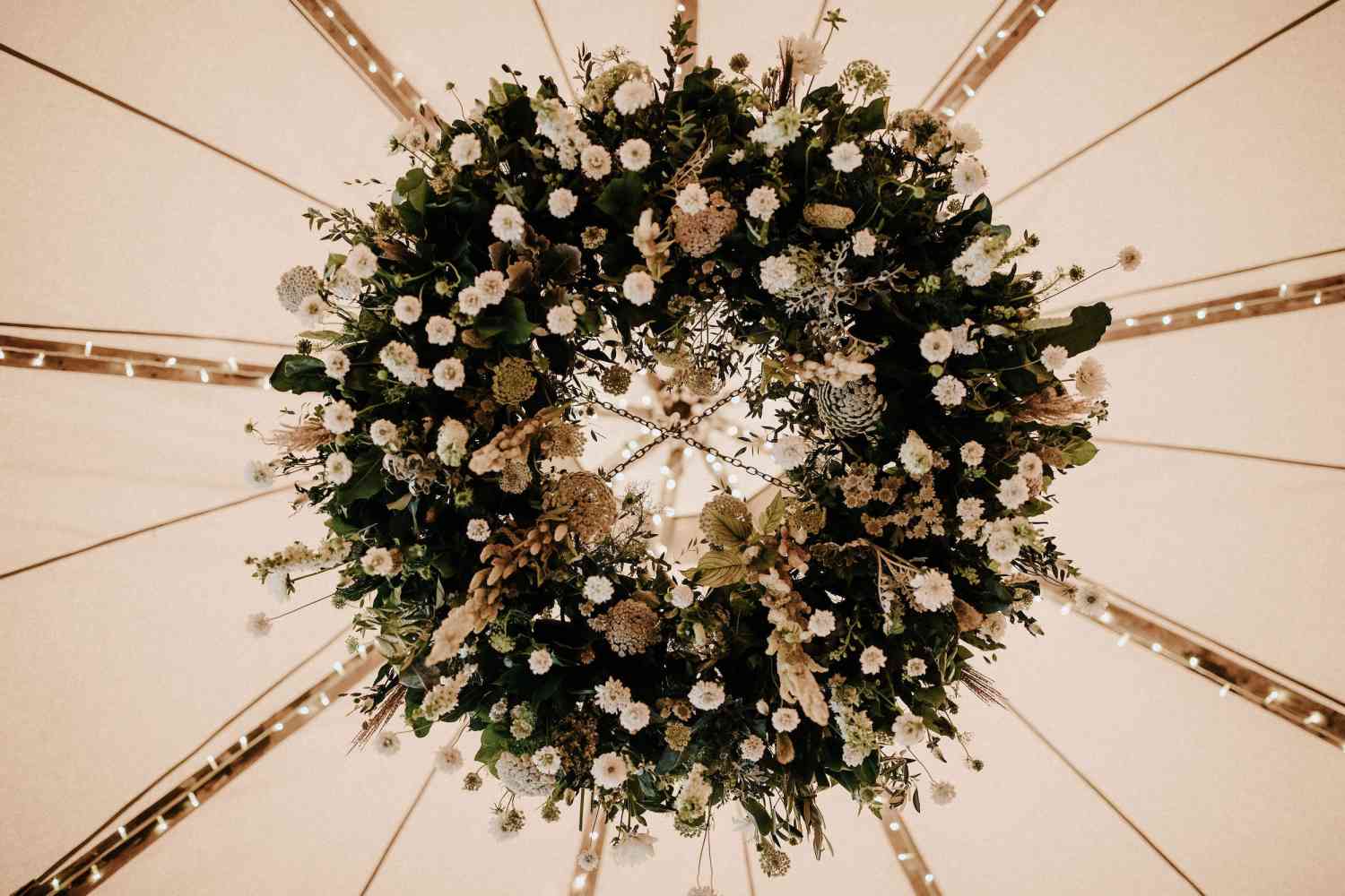 Floral wild white chandelier